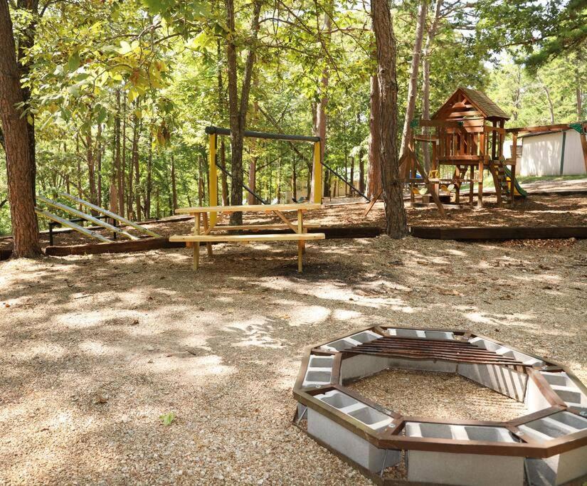 3 Bedroom Vacation Home Next To Silver Dollar City Μπράνσον Εξωτερικό φωτογραφία
