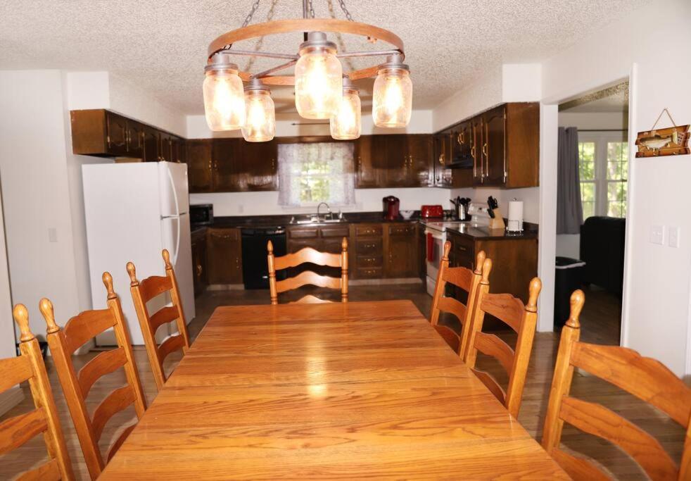 3 Bedroom Vacation Home Next To Silver Dollar City Μπράνσον Εξωτερικό φωτογραφία